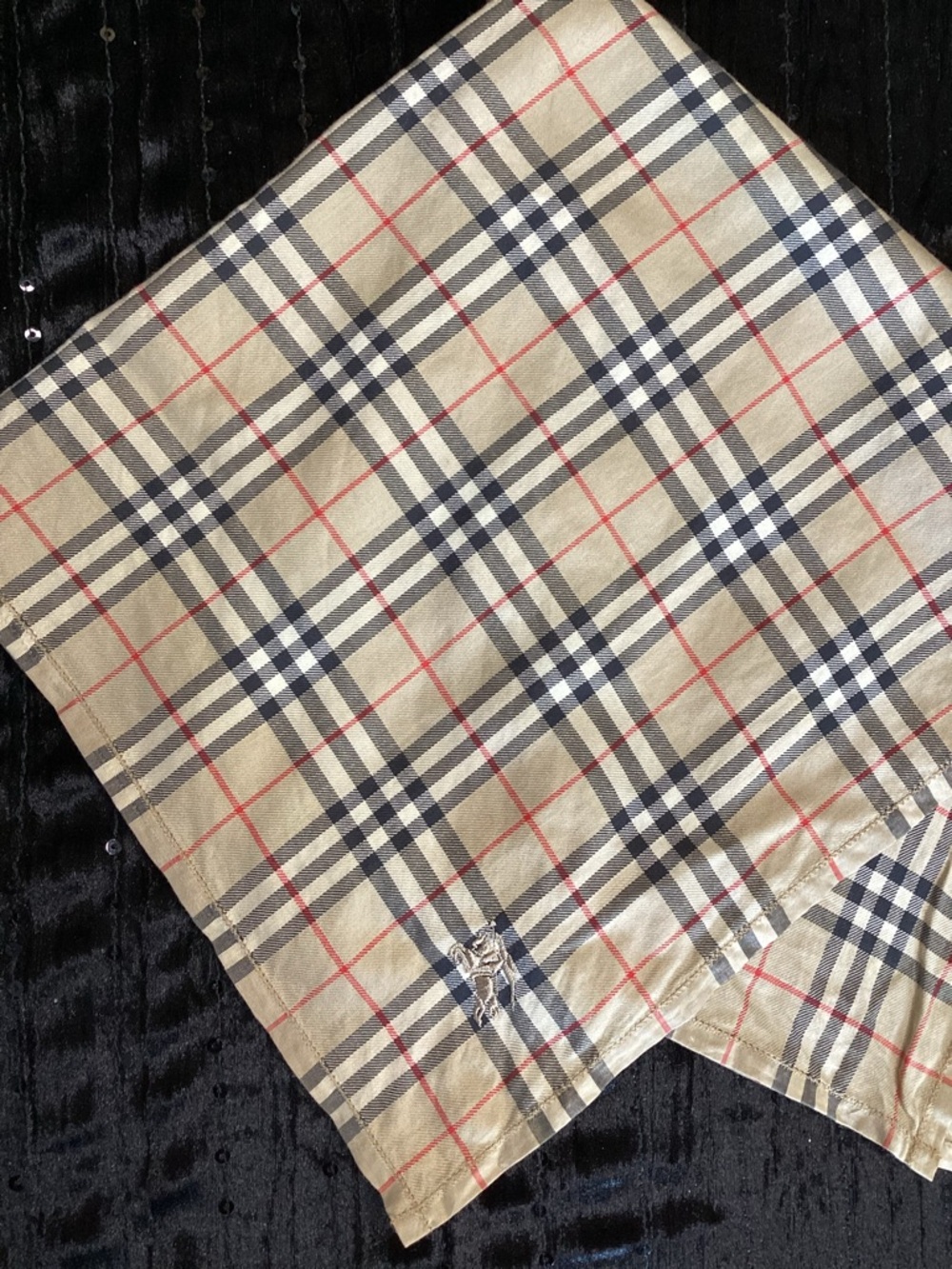 Vintage Burberry Beige Plaid Square with Black, White and Red Lines 18.5 x 18.5 - Picture 2 of 7